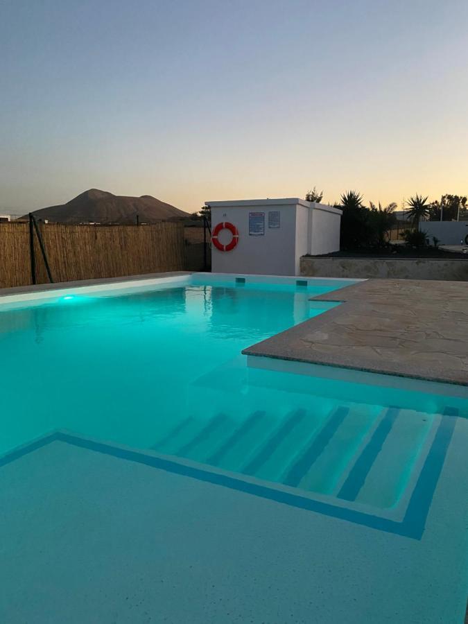 Villa Verano Apartamentos Compartidos Villaverde La Oliva Luaran gambar