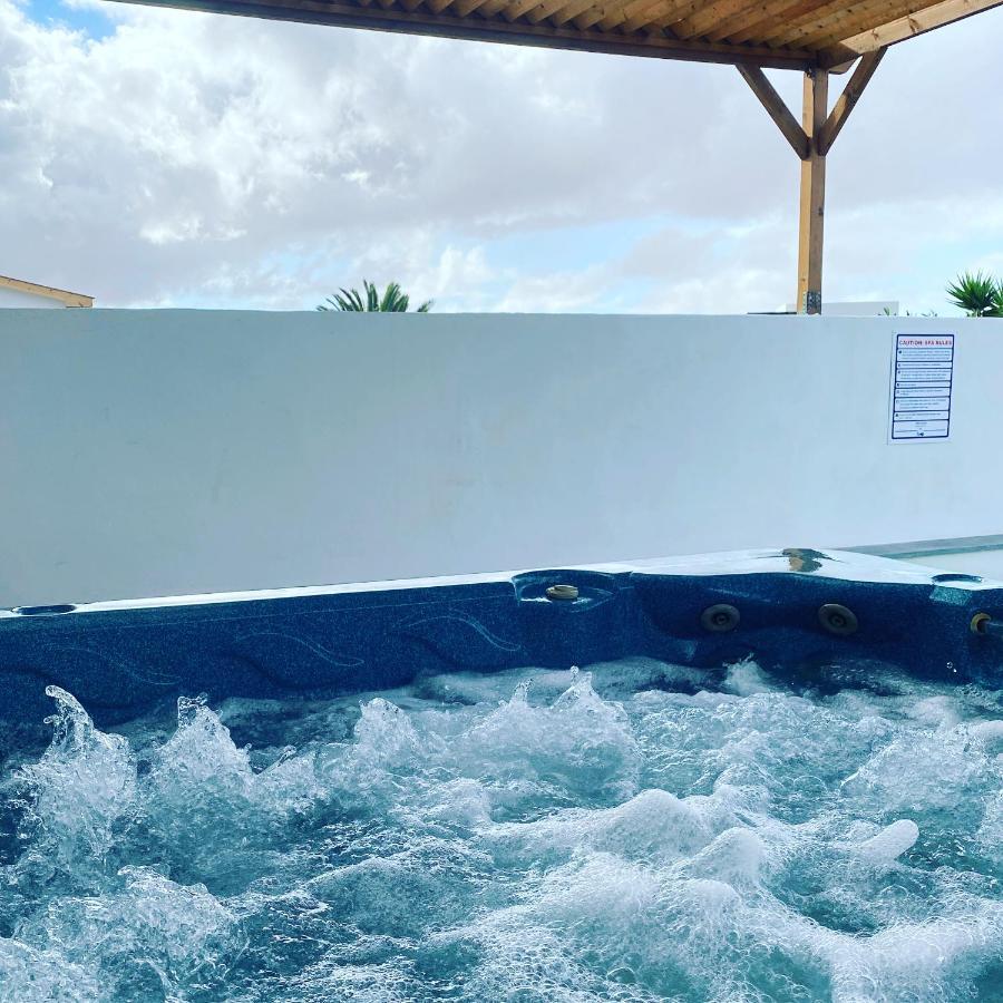 Villa Verano Apartamentos Compartidos Villaverde La Oliva Luaran gambar